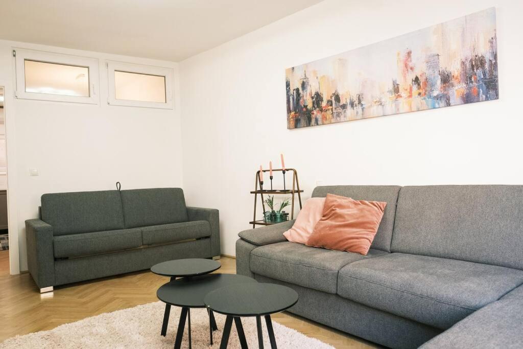 Pink Prater Apartment Виена Екстериор снимка