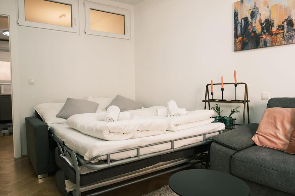 Pink Prater Apartment Виена Екстериор снимка